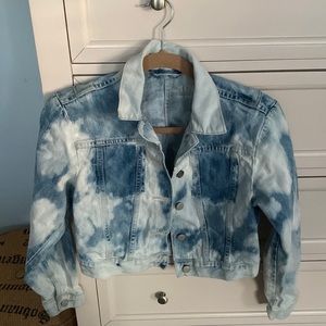 Like new Gap cropped tie dye Jean jacket